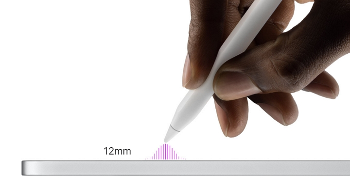 아이패드 프로 화면 위에 애플 펜슬을 가져다 대면 신호를 감지하는 호버 기능이 있습니다